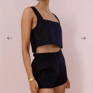 Posse the label ALICE CROP TOP - BLACK size XS